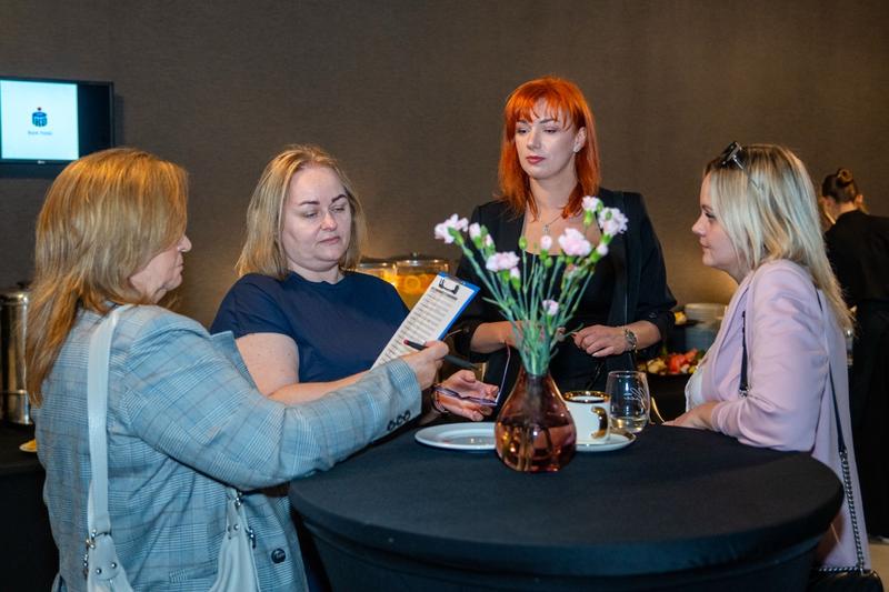 Rozdanie wyróżnień PKO w Hotelu Fokus w Szczecinie — fotografia reportażowa, ujęcie 50 z wydarzenia