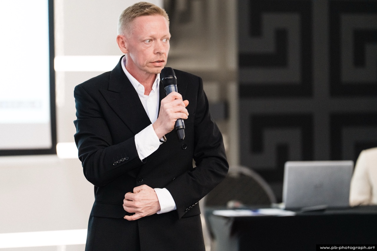 Streaming wielokamerowy na konferencjach — jak to robimy — blog fotograficzny, fotograf Szczecin
